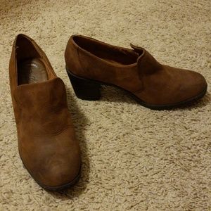 b.o.c. leather slide bootie